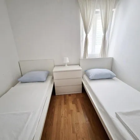 Leun Apartament *